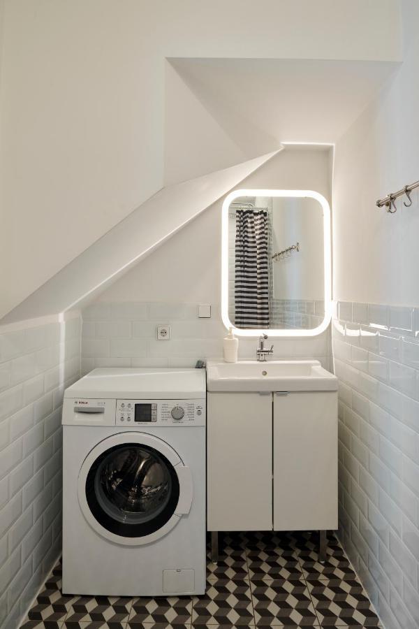 Beautiful And Cozy Remise For Up To 6 Guests Apartamento Berlim Exterior foto