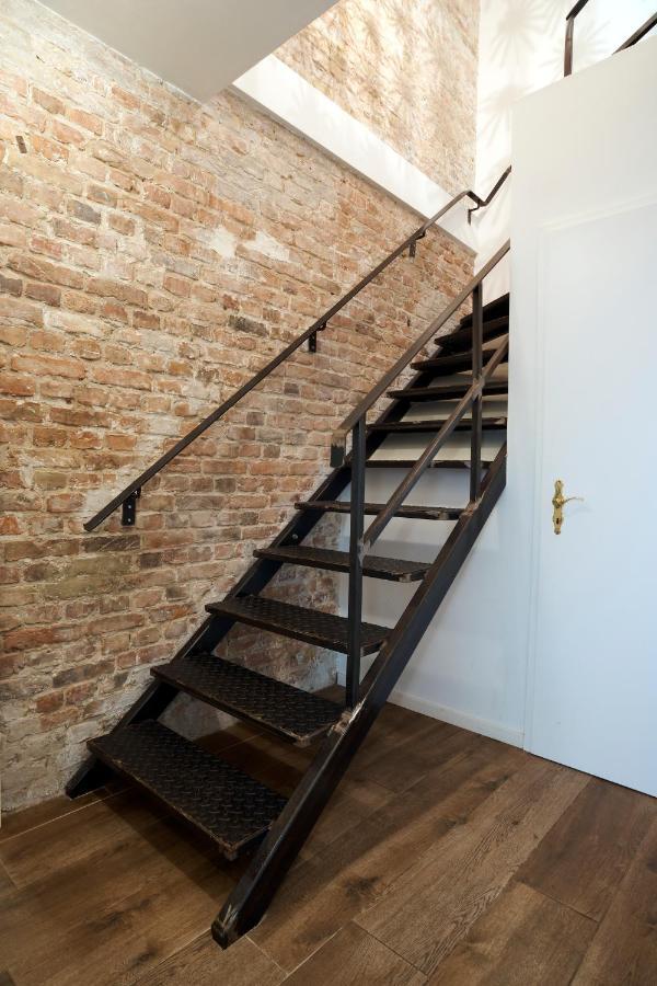 Beautiful And Cozy Remise For Up To 6 Guests Apartamento Berlim Exterior foto