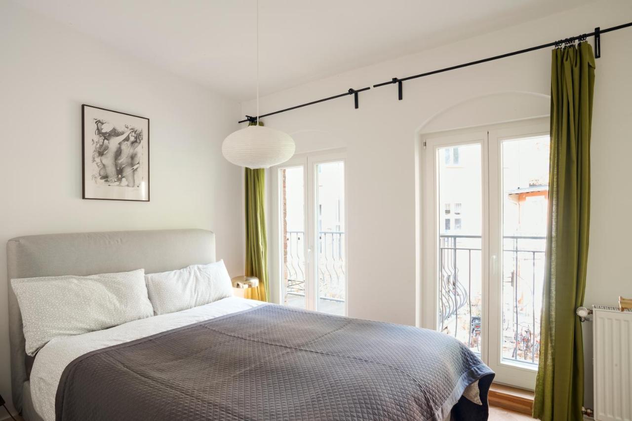Beautiful And Cozy Remise For Up To 6 Guests Apartamento Berlim Exterior foto