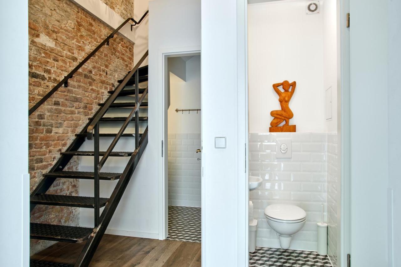 Beautiful And Cozy Remise For Up To 6 Guests Apartamento Berlim Exterior foto