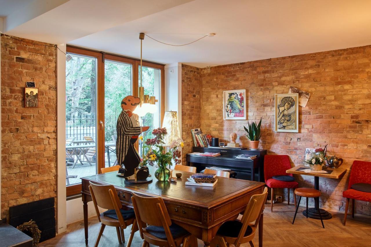 Beautiful And Cozy Remise For Up To 6 Guests Apartamento Berlim Exterior foto